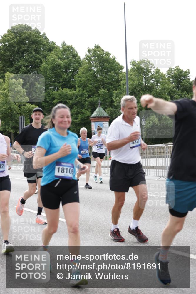 29.06.2025 - hella hamburg halbmarathon Jannik Wohlers http://msf.ph/oto/8191691 29.06.2025 10:24:15 Lombardsbrücke 1352, 1395, 2280, 2944, 3053, 3099, 3113, 3132, 3421, 4111, 4221, 5138, 5829, 5830, 6261, 6570, 10907, 11651, 11816, 11817, 12070, 12303, 13111, 13113, 13638, 14898, 15124, 15796, 15975, 17535, 18105, 19080 meine-sportfotos.de
