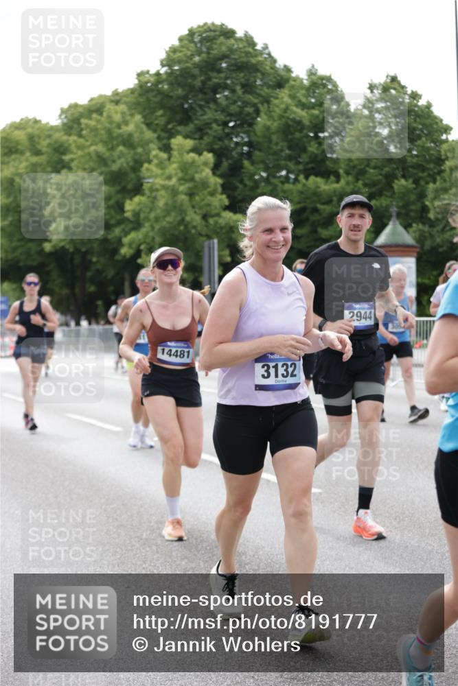 29.06.2025 - hella hamburg halbmarathon Jannik Wohlers http://msf.ph/oto/8191777 29.06.2025 10:24:16 Lombardsbrücke 1352, 1395, 2108, 2280, 2944, 3053, 3099, 3113, 3132, 3421, 4111, 4221, 4444, 5138, 5829, 5830, 6261, 6570, 10907, 11651, 11816, 11817, 12070, 12303, 13111, 13113, 13638, 14898, 15124, 15796, 15975, 17535, 18105, 19080 meine-sportfotos.de
