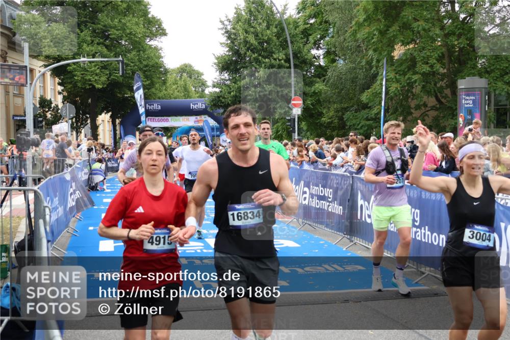 29.06.2025 - hella hamburg halbmarathon Zöllner http://msf.ph/oto/8191865 29.06.2025 10:44:57 Ziel 1424, 1520, 2098, 2890, 3098, 4425, 7056, 7167, 9030, 9720, 12161, 17382, 17406, 18055, 18631, 19207, 19210 meine-sportfotos.de