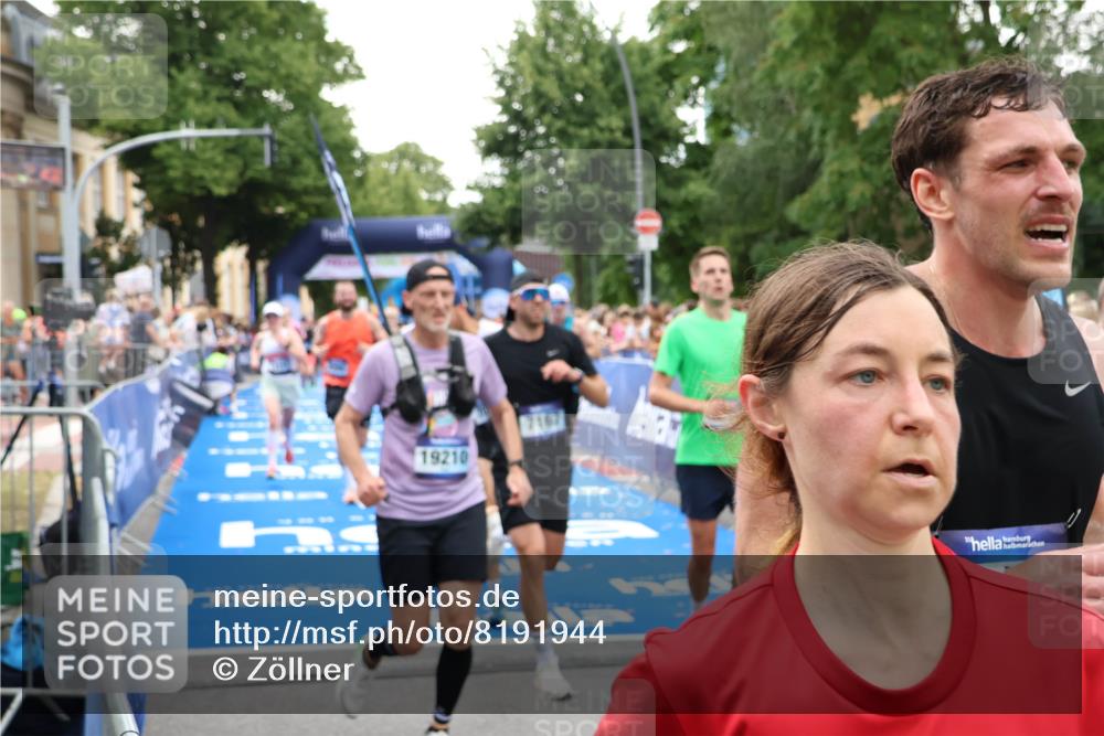 29.06.2025 - hella hamburg halbmarathon Zöllner http://msf.ph/oto/8191944 29.06.2025 10:44:58 Ziel 1424, 1520, 2098, 2890, 3098, 4425, 7056, 7167, 9030, 9720, 12161, 16058, 17382, 17406, 17544, 18055, 18631, 19210 meine-sportfotos.de
