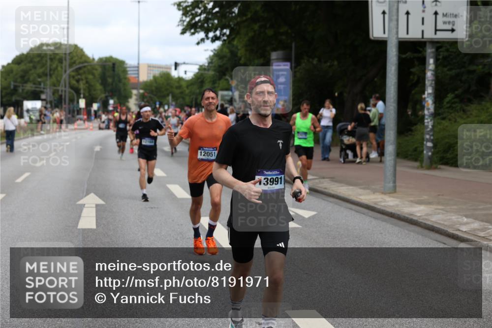 29.06.2025 - hella hamburg halbmarathon Yannick Fuchs http://msf.ph/oto/8191971 29.06.2025 10:31:15 20KM 1385, 1571, 2121, 2774, 3809, 3959, 5961, 6915, 7831, 8084, 8121, 9313, 10404, 10852, 11120, 11304, 11620, 12051, 12168, 12916, 13991, 14075, 14601, 14622, 15621, 16158, 17078, 17192, 17217, 18038, 18156, 18733 meine-sportfotos.de