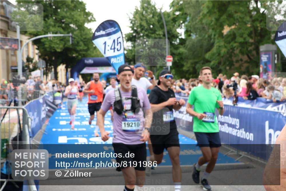 29.06.2025 - hella hamburg halbmarathon Zöllner http://msf.ph/oto/8191986 29.06.2025 10:44:58 Ziel 1424, 1520, 2098, 2890, 3098, 4425, 7056, 7167, 9030, 9720, 12161, 16058, 17382, 17406, 17544, 18055, 18631, 19210 meine-sportfotos.de