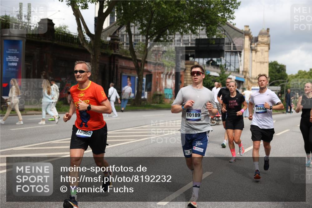 29.06.2025 - hella hamburg halbmarathon Yannick Fuchs http://msf.ph/oto/8192232 29.06.2025 10:44:03 20KM 1216, 1321, 2020, 2234, 2516, 2788, 3296, 3414, 3543, 3562, 3692, 3852, 4247, 4933, 5447, 5978, 6115, 6125, 6282, 7100, 7657, 8454, 8576, 8689, 8813, 8899, 8921, 9031, 9200, 9303, 9491, 9551, 9597, 9723, 10189, 10480, 11339, 11975, 12035, 12203, 12271, 12733, 13159, 13225, 13282, 13463, 13758, 13976, 14562, 14794, 14838, 15519, 15620, 15966, 16000, 16403, 16738, 16843, 16877, 16887, 17001, 17282, 17908, 18229, 18350, 18451, 18960 meine-sportfotos.de