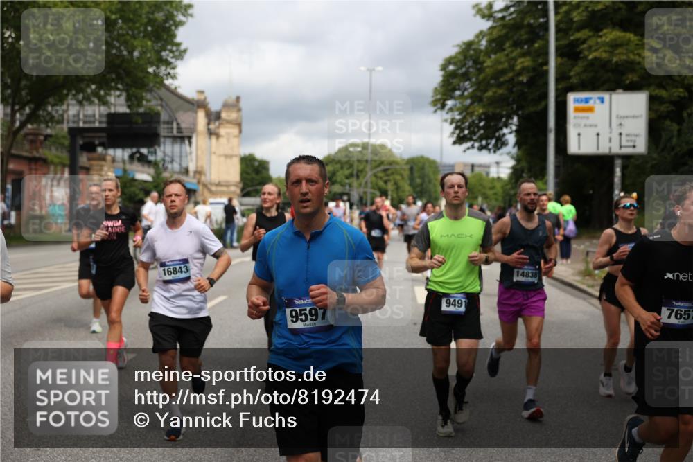 29.06.2025 - hella hamburg halbmarathon Yannick Fuchs http://msf.ph/oto/8192474 29.06.2025 10:44:03 20KM 1216, 1321, 2020, 2234, 2516, 2788, 3296, 3414, 3543, 3562, 3692, 3852, 4247, 4933, 5447, 5978, 6115, 6125, 6282, 7100, 7657, 8454, 8576, 8689, 8813, 8899, 8921, 9031, 9200, 9303, 9491, 9551, 9597, 9723, 10189, 10480, 11339, 11975, 12035, 12203, 12271, 12733, 13159, 13225, 13282, 13463, 13758, 13976, 14562, 14794, 14838, 15519, 15620, 15966, 16000, 16403, 16738, 16843, 16877, 16887, 17001, 17282, 17908, 18229, 18350, 18451, 18960 meine-sportfotos.de
