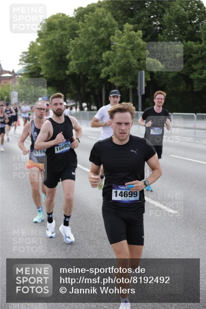 29.06.2025 - hella hamburg halbmarathon Jannik Wohlers http://msf.ph/oto/8192492 29.06.2025 09:45:40 Lombardsbrücke 1080, 1894, 2460, 2525, 3809, 4463, 4812, 5042, 6169, 6495, 7055, 7186, 7880, 8062, 9345, 10453, 11199, 11282, 11833, 12189, 12681, 13167, 13754, 14167, 14293, 14548, 14699, 15054, 15115, 15326, 15507, 15689, 15835, 16148, 16507, 16580, 16695, 16963, 17056, 17322, 17691, 17768, 18854, 19022, 19118 meine-sportfotos.de