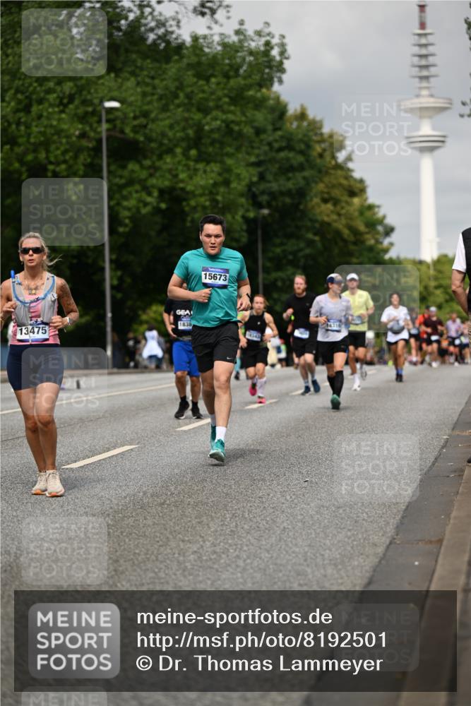 29.06.2025 - hella hamburg halbmarathon Dr. Thomas Lammeyer http://msf.ph/oto/8192501 29.06.2025 10:11:11 Kennedybrücke 1245, 4502, 5287, 5807, 5845, 6314, 6572, 6664, 9560, 10212, 10297, 10703, 11114, 11394 meine-sportfotos.de