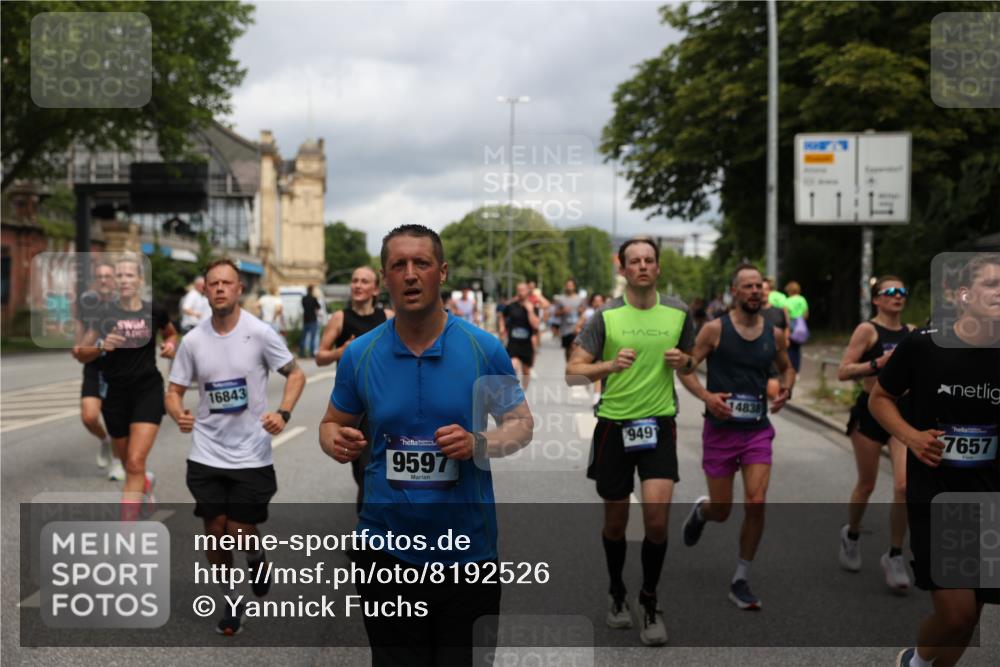 29.06.2025 - hella hamburg halbmarathon Yannick Fuchs http://msf.ph/oto/8192526 29.06.2025 10:44:03 20KM 1216, 1321, 2020, 2234, 2516, 2788, 3296, 3414, 3543, 3562, 3692, 3852, 4247, 4933, 5447, 5978, 6115, 6125, 6282, 7100, 7657, 8454, 8576, 8689, 8813, 8899, 8921, 9031, 9200, 9303, 9491, 9551, 9597, 9723, 10189, 10480, 11339, 11975, 12035, 12203, 12271, 12733, 13159, 13225, 13282, 13463, 13758, 13976, 14562, 14794, 14838, 15519, 15620, 15966, 16000, 16403, 16738, 16843, 16877, 16887, 17001, 17282, 17908, 18229, 18350, 18451, 18960 meine-sportfotos.de
