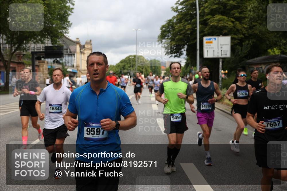 29.06.2025 - hella hamburg halbmarathon Yannick Fuchs http://msf.ph/oto/8192571 29.06.2025 10:44:04 20KM 1216, 1321, 2020, 2234, 2788, 3296, 3414, 3543, 3562, 3852, 4247, 4933, 5447, 5894, 5978, 6115, 6125, 6282, 7100, 7657, 8454, 8576, 8689, 8813, 8899, 8921, 9031, 9200, 9303, 9491, 9551, 9597, 9723, 10189, 10480, 11339, 11975, 12035, 12203, 12271, 12733, 13159, 13225, 13282, 13463, 13758, 13976, 14562, 14794, 14838, 15519, 15620, 15966, 16000, 16403, 16738, 16843, 16877, 16887, 17001, 17282, 17908, 18229, 18350, 18451, 18499, 18960 meine-sportfotos.de