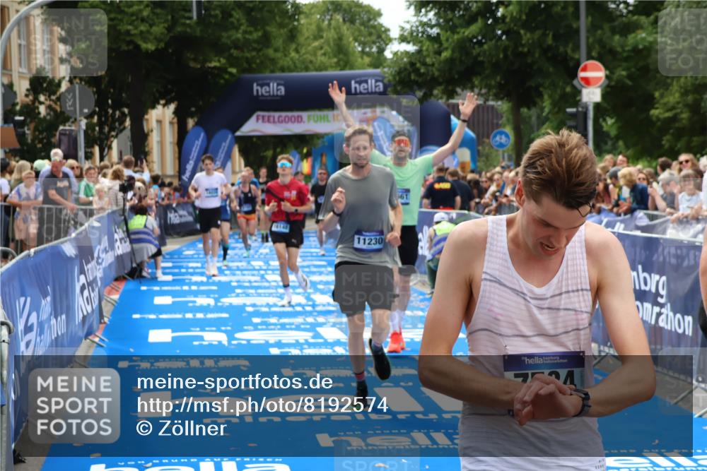 29.06.2025 - hella hamburg halbmarathon Zöllner http://msf.ph/oto/8192574 29.06.2025 10:34:40 Ziel 16148, 6169, 6878, 8395, 11230, 11661, 14289, 15887, 16148, 18026 meine-sportfotos.de