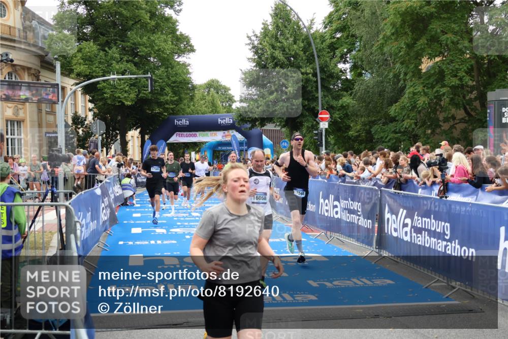 29.06.2025 - hella hamburg halbmarathon Zöllner http://msf.ph/oto/8192640 29.06.2025 10:45:06 Ziel 1171, 1424, 3917, 4997, 6266, 7709, 7843, 9710, 10313, 10741, 11688, 13919, 15334, 15365, 16058, 17381, 17544 meine-sportfotos.de