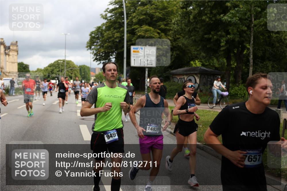 29.06.2025 - hella hamburg halbmarathon Yannick Fuchs http://msf.ph/oto/8192711 29.06.2025 10:44:04 20KM 1216, 1321, 2020, 2234, 2788, 3296, 3414, 3543, 3562, 3852, 4247, 4933, 5447, 5894, 5978, 6115, 6125, 6282, 7100, 7657, 8454, 8576, 8689, 8813, 8899, 8921, 9031, 9200, 9303, 9491, 9551, 9597, 9723, 10189, 10480, 11339, 11975, 12035, 12203, 12271, 12733, 13159, 13225, 13282, 13463, 13758, 13976, 14562, 14794, 14838, 15519, 15620, 15966, 16000, 16403, 16738, 16843, 16877, 16887, 17001, 17282, 17908, 18229, 18350, 18451, 18499, 18960 meine-sportfotos.de