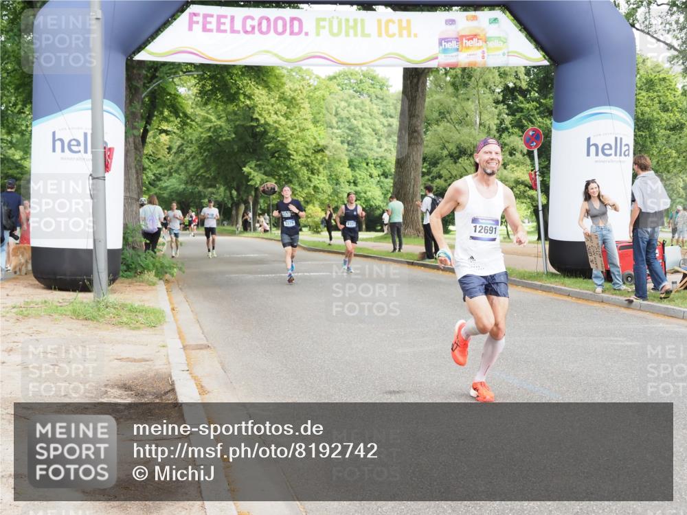 29.06.2025 - hella hamburg halbmarathon MichiJ http://msf.ph/oto/8192742 29.06.2025 10:19:59 Zwischen KM18-KM19 2689, 8318, 12049, 12691 meine-sportfotos.de