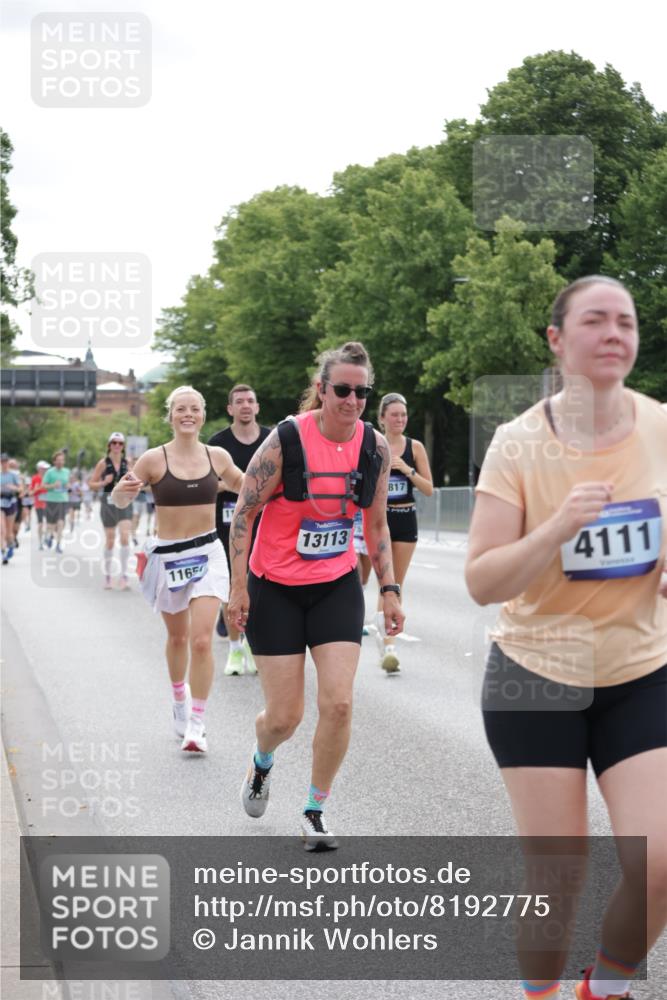 29.06.2025 - hella hamburg halbmarathon Jannik Wohlers http://msf.ph/oto/8192775 29.06.2025 10:24:22 Lombardsbrücke 1352, 1395, 2108, 2249, 2280, 2944, 3053, 3099, 3113, 3132, 4008, 4010, 4111, 4221, 4444, 5126, 5138, 5829, 5830, 6261, 6570, 10907, 11651, 11816, 11817, 12070, 12303, 14898, 15124, 15796, 15975, 17535, 18105 meine-sportfotos.de