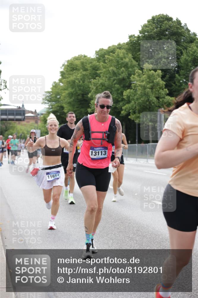 29.06.2025 - hella hamburg halbmarathon Jannik Wohlers http://msf.ph/oto/8192801 29.06.2025 10:24:22 Lombardsbrücke 1352, 1395, 2108, 2249, 2280, 2944, 3053, 3099, 3113, 3132, 4008, 4010, 4111, 4221, 4444, 5126, 5138, 5829, 5830, 6261, 6570, 10907, 11651, 11816, 11817, 12070, 12303, 14898, 15124, 15796, 15975, 17535, 18105 meine-sportfotos.de