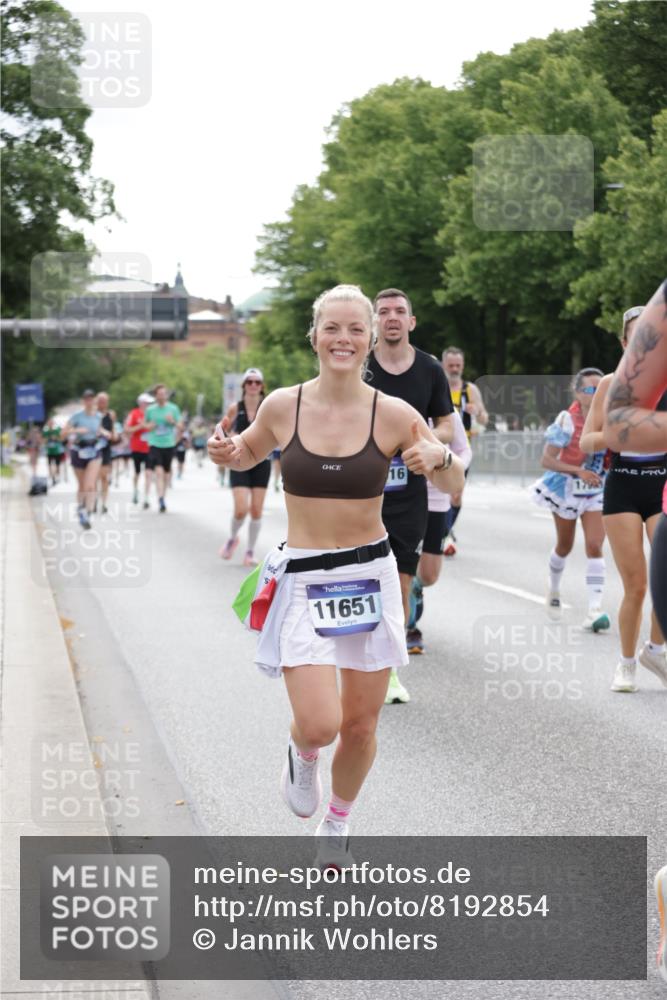 29.06.2025 - hella hamburg halbmarathon Jannik Wohlers http://msf.ph/oto/8192854 29.06.2025 10:24:23 Lombardsbrücke 1352, 2108, 2249, 2280, 2944, 3099, 3113, 3132, 4008, 4010, 4221, 4444, 5126, 5829, 5830, 6261, 6570, 10907, 11651, 11816, 11817, 12070, 12303, 14898, 15124, 15975, 17535, 18105, 18194, 18198 meine-sportfotos.de