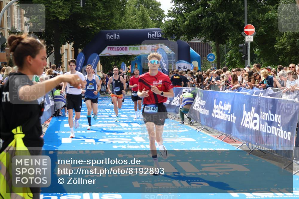 29.06.2025 - hella hamburg halbmarathon Zöllner http://msf.ph/oto/8192893 29.06.2025 10:34:42 Ziel 16148, 5152, 5554, 6169, 6878, 8395, 11661, 14289, 14603, 15887, 16148, 17014, 18026 meine-sportfotos.de