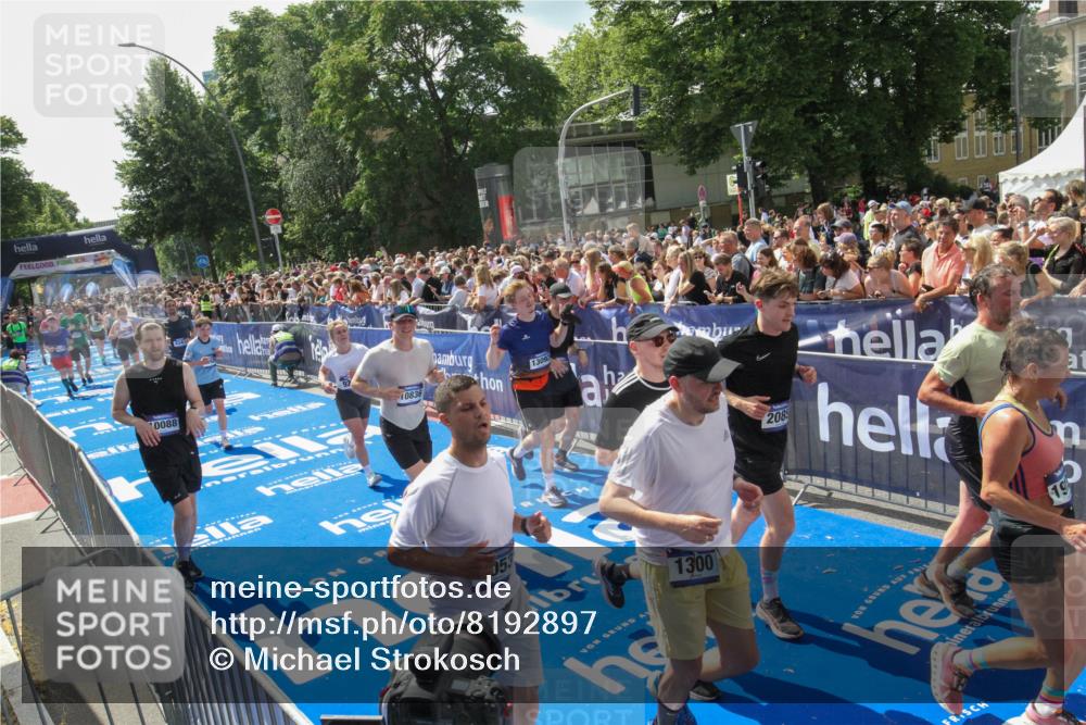 29.06.2025 - hella hamburg halbmarathon Michael Strokosch http://msf.ph/oto/8192897 29.06.2025 11:34:40 Ziel 1300, 2085, 3927, 3995, 4347, 6515, 6773, 7053, 9248, 10088, 10606, 10836, 11921, 12826, 12827, 13092, 14305, 16345, 16762, 18929, 19138, 19139 meine-sportfotos.de