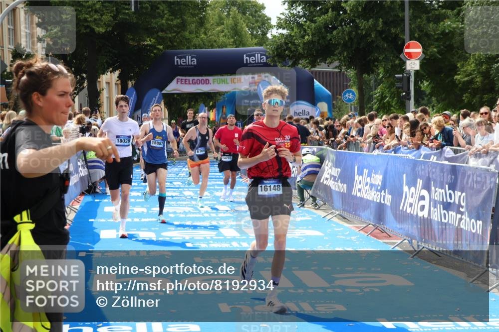 29.06.2025 - hella hamburg halbmarathon Zöllner http://msf.ph/oto/8192934 29.06.2025 10:34:43 Ziel 16148, 5152, 5554, 6169, 6878, 8395, 12369, 14289, 14549, 14603, 15887, 16148, 17014, 18026 meine-sportfotos.de