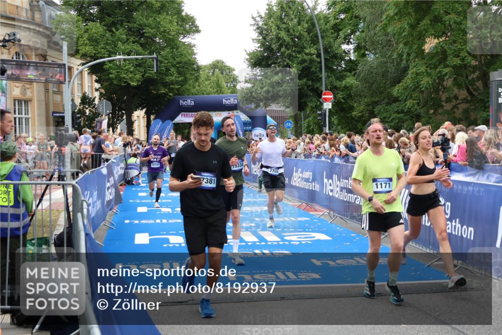 29.06.2025 - hella hamburg halbmarathon Zöllner http://msf.ph/oto/8192937 29.06.2025 10:45:09 Ziel 1171, 2270, 3917, 4997, 6266, 6575, 6819, 7709, 7843, 9302, 9710, 10313, 10741, 11688, 13919, 15334, 15365, 16685, 16689, 17381, 17960 meine-sportfotos.de