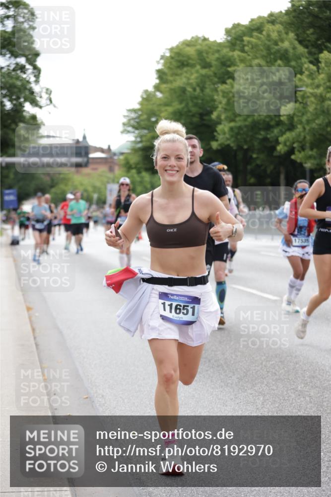29.06.2025 - hella hamburg halbmarathon Jannik Wohlers http://msf.ph/oto/8192970 29.06.2025 10:24:23 Lombardsbrücke 1352, 2108, 2249, 2280, 2944, 3099, 3113, 3132, 4008, 4010, 4221, 4444, 5126, 5829, 5830, 6261, 6570, 10907, 11651, 11816, 11817, 12070, 12303, 14898, 15124, 15975, 17535, 18105, 18194, 18198 meine-sportfotos.de