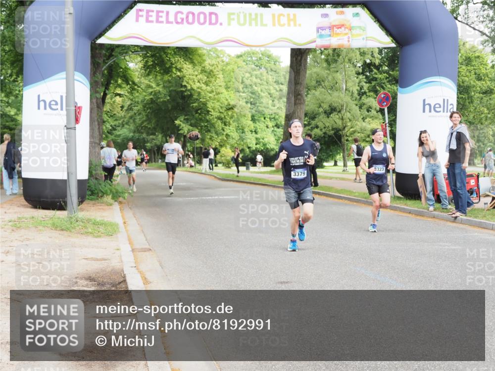 29.06.2025 - hella hamburg halbmarathon MichiJ http://msf.ph/oto/8192991 29.06.2025 10:20:01 Zwischen KM18-KM19 2689, 3379, 8323, 12049, 12691 meine-sportfotos.de
