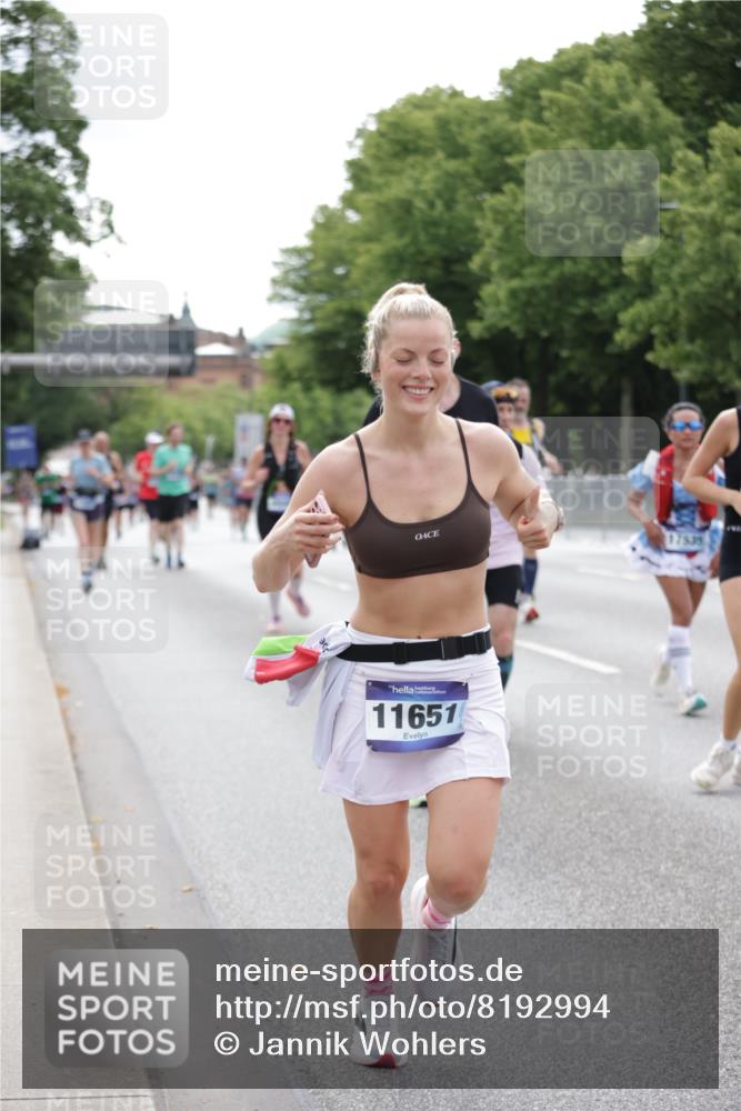 29.06.2025 - hella hamburg halbmarathon Jannik Wohlers http://msf.ph/oto/8192994 29.06.2025 10:24:23 Lombardsbrücke 1352, 2108, 2249, 2280, 2944, 3099, 3113, 3132, 4008, 4010, 4221, 4444, 5126, 5829, 5830, 6261, 6570, 10907, 11651, 11816, 11817, 12070, 12303, 14898, 15124, 15975, 17535, 18105, 18194, 18198 meine-sportfotos.de