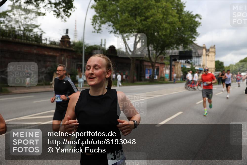 29.06.2025 - hella hamburg halbmarathon Yannick Fuchs http://msf.ph/oto/8193048 29.06.2025 10:44:06 20KM 1216, 1321, 2020, 2234, 2788, 3296, 3414, 3543, 3562, 3852, 3947, 4247, 4933, 5447, 5894, 5978, 6115, 6125, 6282, 7100, 7657, 8153, 8454, 8576, 8689, 8813, 8899, 8921, 9031, 9303, 9491, 9551, 9597, 9723, 10189, 10480, 11339, 11975, 12203, 12733, 13159, 13225, 13282, 13463, 13758, 13976, 14562, 14794, 14838, 15519, 15620, 15966, 16000, 16403, 16732, 16738, 16843, 16877, 16887, 17001, 17282, 17319, 17908, 18228, 18229, 18350, 18451, 18499, 18884, 18960 meine-sportfotos.de