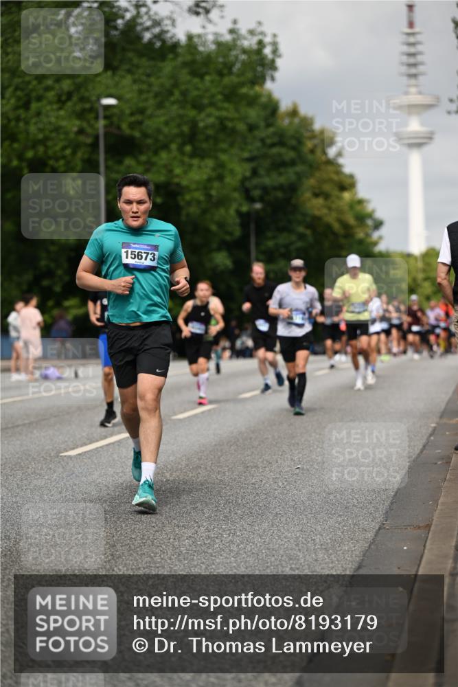 29.06.2025 - hella hamburg halbmarathon Dr. Thomas Lammeyer http://msf.ph/oto/8193179 29.06.2025 10:11:12 Kennedybrücke 1245, 4502, 5287, 5807, 5845, 6314, 6664, 9560, 10212, 10297, 10703, 11114, 11394 meine-sportfotos.de