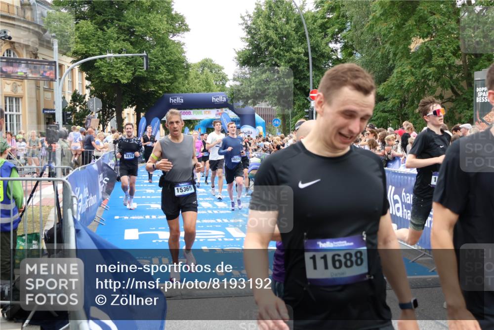 29.06.2025 - hella hamburg halbmarathon Zöllner http://msf.ph/oto/8193192 29.06.2025 10:45:13 Ziel 2270, 3917, 4997, 6054, 6375, 6575, 6819, 7087, 9302, 9710, 10313, 13919, 15365, 15651, 16685, 16689, 17120, 17960, 18346, 18718 meine-sportfotos.de