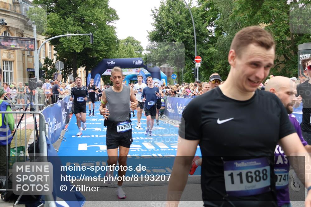 29.06.2025 - hella hamburg halbmarathon Zöllner http://msf.ph/oto/8193207 29.06.2025 10:45:13 Ziel 2270, 3917, 4997, 6054, 6375, 6575, 6819, 7087, 9302, 9710, 10313, 13919, 15365, 15651, 16685, 16689, 17120, 17960, 18346, 18718 meine-sportfotos.de