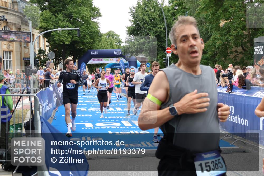29.06.2025 - hella hamburg halbmarathon Zöllner http://msf.ph/oto/8193379 29.06.2025 10:45:15 Ziel 2270, 6054, 6375, 6575, 6819, 7087, 9302, 10313, 12783, 15636, 15651, 15741, 15760, 16513, 16685, 16689, 17120, 17960, 18346, 18718 meine-sportfotos.de