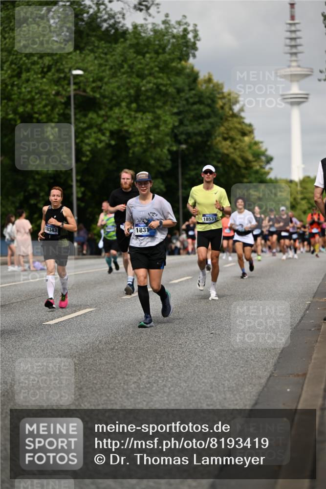29.06.2025 - hella hamburg halbmarathon Dr. Thomas Lammeyer http://msf.ph/oto/8193419 29.06.2025 10:11:15 Kennedybrücke 4502, 5287, 5807, 5845, 5926, 6314, 6664, 9560, 10212, 10703, 11114, 11394 meine-sportfotos.de