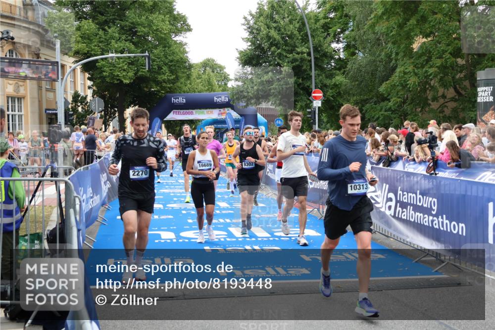 29.06.2025 - hella hamburg halbmarathon Zöllner http://msf.ph/oto/8193448 29.06.2025 10:45:15 Ziel 2270, 6054, 6375, 6575, 6819, 7087, 9302, 10313, 12783, 15636, 15651, 15741, 15760, 16513, 16685, 16689, 17120, 17960, 18346, 18718 meine-sportfotos.de