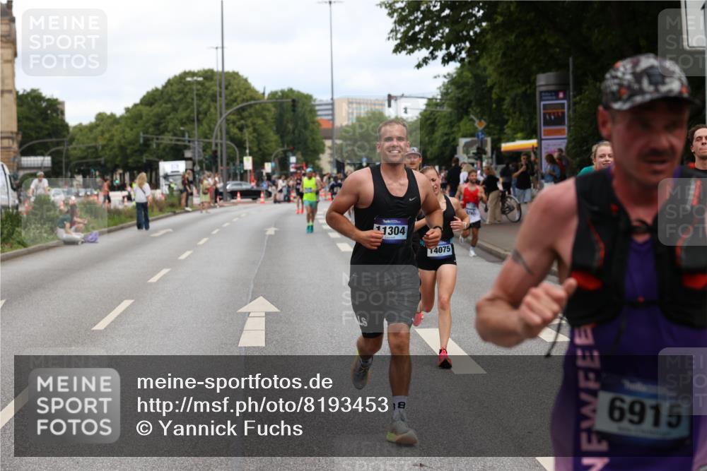 29.06.2025 - hella hamburg halbmarathon Yannick Fuchs http://msf.ph/oto/8193453 29.06.2025 10:31:21 20KM 1385, 1571, 2121, 3959, 5315, 5961, 6915, 7831, 8084, 8121, 9313, 10404, 10680, 10852, 11120, 11304, 11620, 11833, 12051, 12168, 12916, 13991, 14075, 16158, 17024, 17078, 17192, 17306, 17723, 18038, 18062, 18733 meine-sportfotos.de