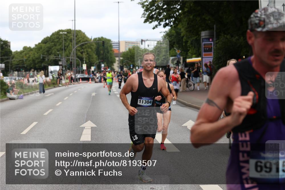 29.06.2025 - hella hamburg halbmarathon Yannick Fuchs http://msf.ph/oto/8193507 29.06.2025 10:31:21 20KM 1385, 1571, 2121, 3959, 5315, 5961, 6915, 7831, 8084, 8121, 9313, 10404, 10680, 10852, 11120, 11304, 11620, 11833, 12051, 12168, 12916, 13991, 14075, 16158, 17024, 17078, 17192, 17306, 17723, 18038, 18062, 18733 meine-sportfotos.de