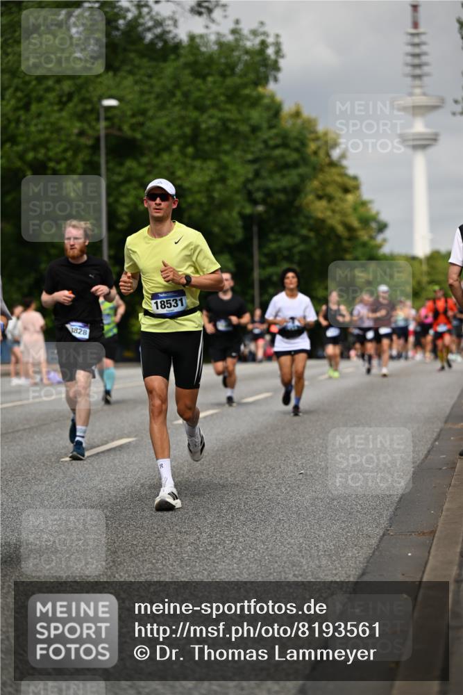 29.06.2025 - hella hamburg halbmarathon Dr. Thomas Lammeyer http://msf.ph/oto/8193561 29.06.2025 10:11:17 Kennedybrücke 4502, 5287, 5807, 5845, 5926, 6314, 6664, 10212, 10283, 10703, 11114, 11394 meine-sportfotos.de