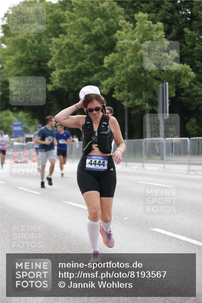 29.06.2025 - hella hamburg halbmarathon Jannik Wohlers http://msf.ph/oto/8193567 29.06.2025 10:24:28 Lombardsbrücke 1740, 2108, 2249, 3099, 3113, 4008, 4010, 4444, 5126, 6261, 9573, 10907, 11400, 11816, 11817, 14898, 15124, 15942, 17535, 17954, 18194, 18198 meine-sportfotos.de