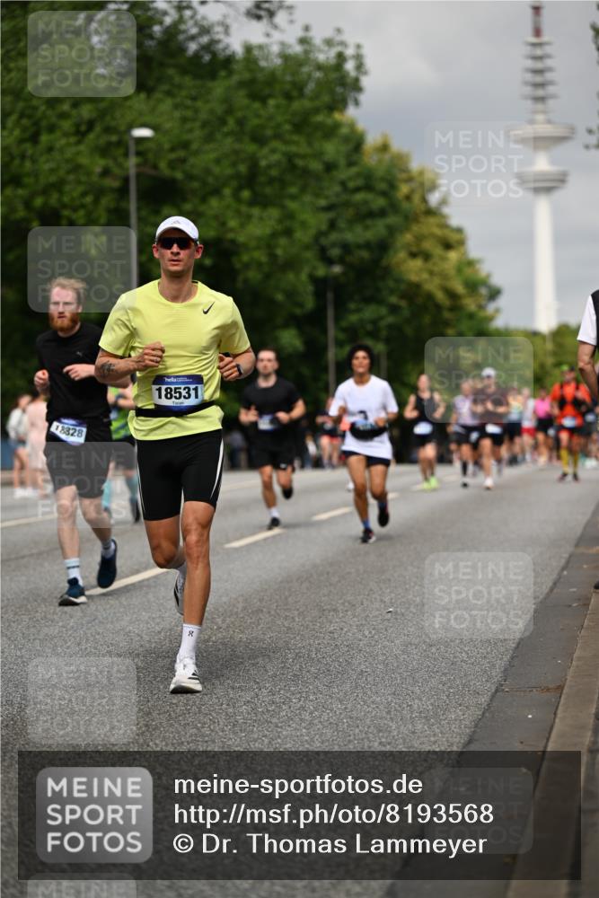 29.06.2025 - hella hamburg halbmarathon Dr. Thomas Lammeyer http://msf.ph/oto/8193568 29.06.2025 10:11:17 Kennedybrücke 4502, 5287, 5807, 5845, 5926, 6314, 6664, 10212, 10283, 10703, 11114, 11394 meine-sportfotos.de