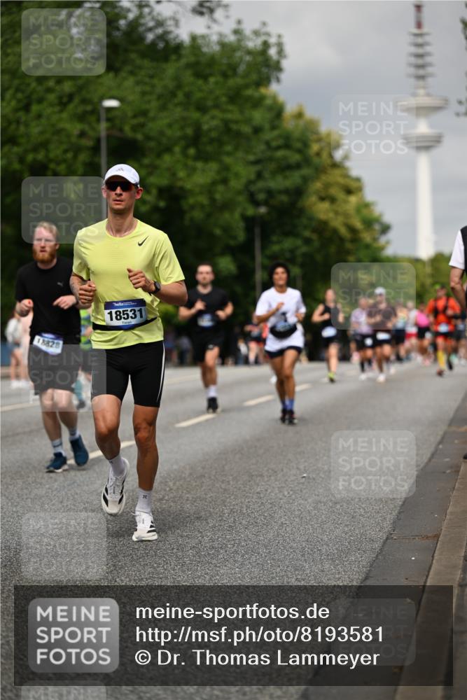 29.06.2025 - hella hamburg halbmarathon Dr. Thomas Lammeyer http://msf.ph/oto/8193581 29.06.2025 10:11:17 Kennedybrücke 4502, 5287, 5807, 5845, 5926, 6314, 6664, 10212, 10283, 10703, 11114, 11394 meine-sportfotos.de