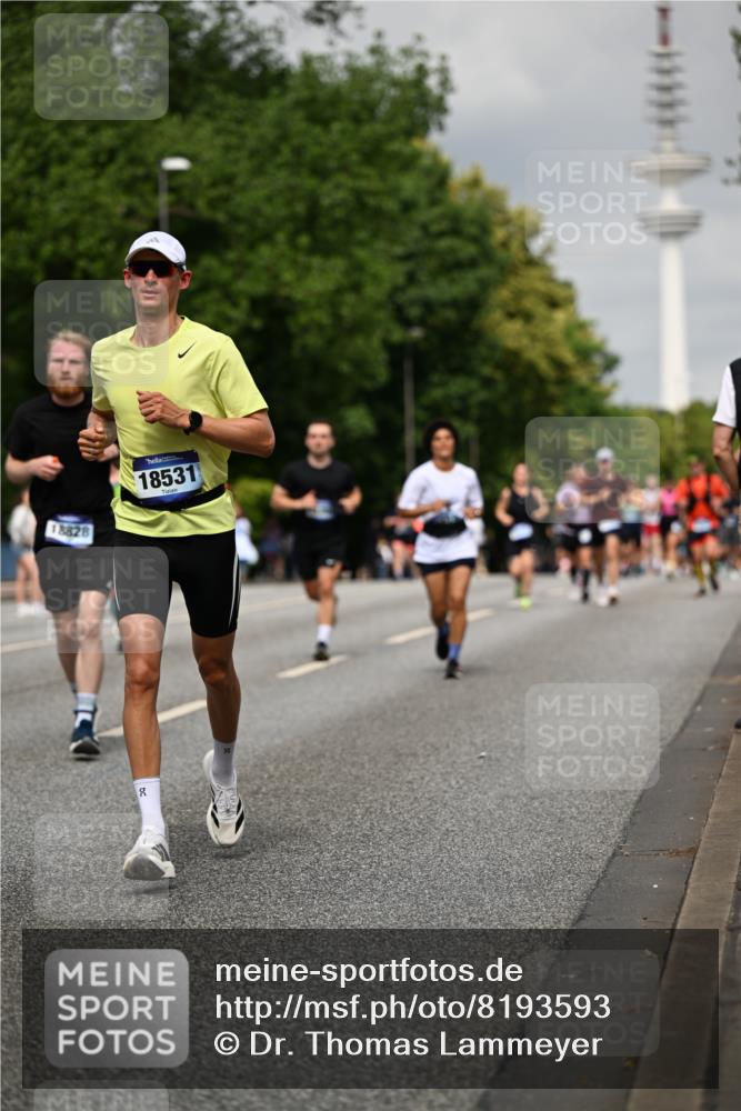 29.06.2025 - hella hamburg halbmarathon Dr. Thomas Lammeyer http://msf.ph/oto/8193593 29.06.2025 10:11:18 Kennedybrücke 4502, 5287, 5807, 5845, 5926, 6517, 7503, 10212, 10283, 10703, 11114, 11394 meine-sportfotos.de