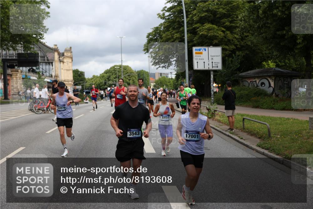 29.06.2025 - hella hamburg halbmarathon Yannick Fuchs http://msf.ph/oto/8193608 29.06.2025 10:44:07 20KM 1216, 1321, 2020, 2234, 2788, 3296, 3414, 3543, 3562, 3852, 3947, 4247, 4933, 5447, 5894, 5978, 6115, 6125, 6282, 7100, 7657, 8153, 8454, 8576, 8689, 8813, 8899, 8921, 9031, 9303, 9491, 9551, 9597, 9723, 10189, 10480, 11339, 11975, 12203, 12235, 12733, 13159, 13225, 13282, 13463, 13758, 13976, 14562, 14794, 14838, 15519, 15620, 15966, 16000, 16403, 16732, 16738, 16843, 16877, 16887, 17001, 17282, 17319, 17908, 18228, 18229, 18350, 18451, 18499, 18884, 18960 meine-sportfotos.de