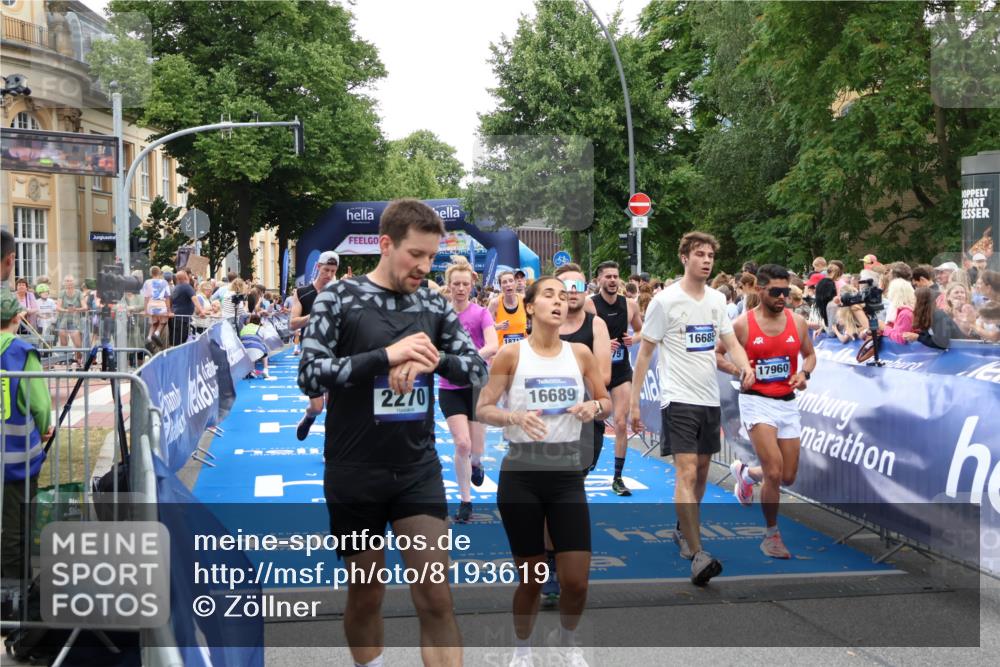 29.06.2025 - hella hamburg halbmarathon Zöllner http://msf.ph/oto/8193619 29.06.2025 10:45:17 Ziel 2188, 6054, 6375, 6575, 6819, 7087, 9302, 10064, 12783, 15563, 15636, 15651, 15741, 15760, 16513, 16685, 17120, 17960, 18346, 18718 meine-sportfotos.de