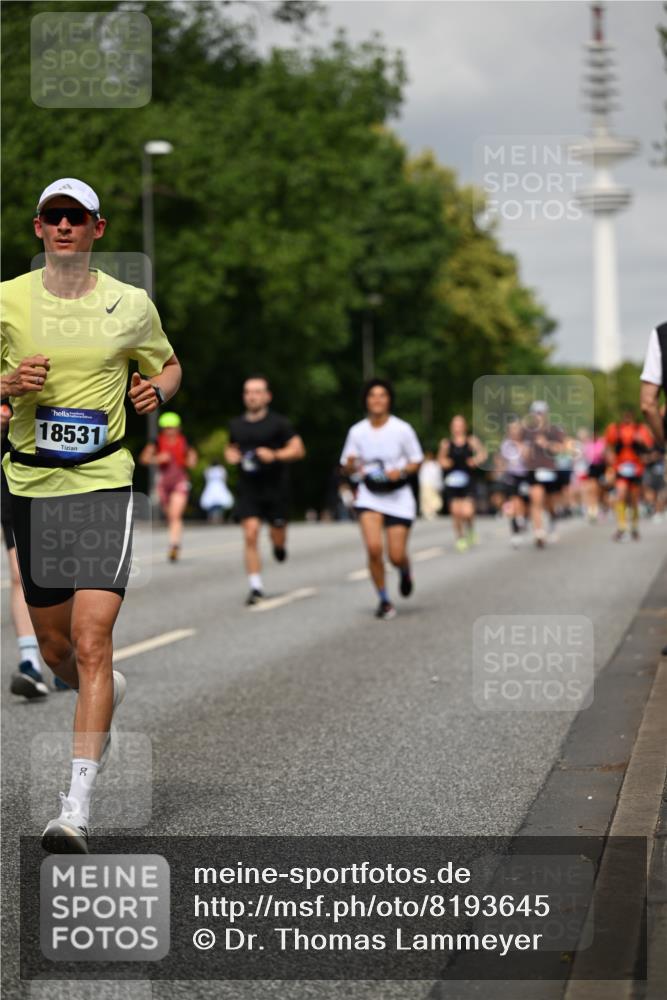 29.06.2025 - hella hamburg halbmarathon Dr. Thomas Lammeyer http://msf.ph/oto/8193645 29.06.2025 10:11:18 Kennedybrücke 4502, 5287, 5807, 5845, 5926, 6517, 7503, 10212, 10283, 10703, 11114, 11394 meine-sportfotos.de