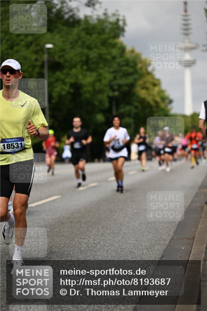 29.06.2025 - hella hamburg halbmarathon Dr. Thomas Lammeyer http://msf.ph/oto/8193687 29.06.2025 10:11:18 Kennedybrücke 4502, 5287, 5807, 5845, 5926, 6517, 7503, 10212, 10283, 10703, 11114, 11394 meine-sportfotos.de