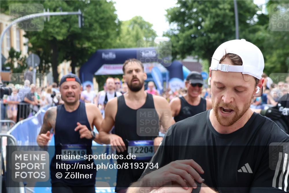 29.06.2025 - hella hamburg halbmarathon Zöllner http://msf.ph/oto/8193734 29.06.2025 10:34:59 Ziel 4477, 6704, 7466, 8864, 12044, 12204, 12751, 14952, 15391, 15902, 16140, 16177, 16712, 17643, 18183, 18220, 18419, 18837 meine-sportfotos.de