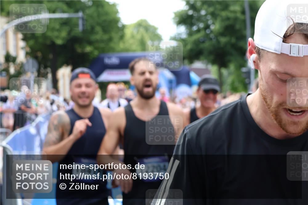29.06.2025 - hella hamburg halbmarathon Zöllner http://msf.ph/oto/8193750 29.06.2025 10:35:00 Ziel 4477, 6704, 8864, 12044, 12751, 15391, 15902, 16140, 16177, 16712, 17643, 18183, 18220, 18837 meine-sportfotos.de