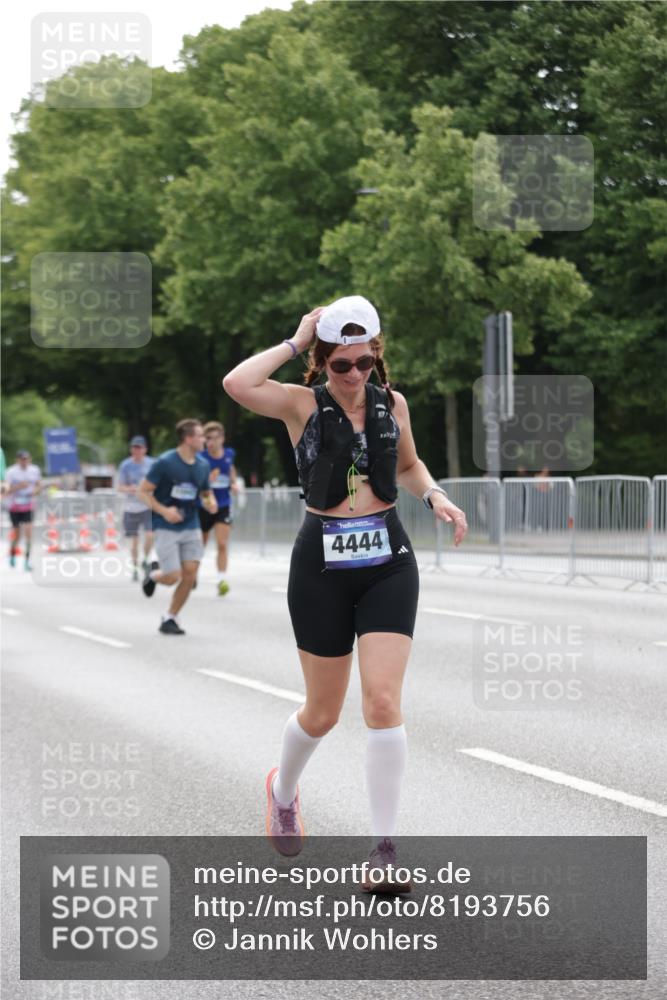 29.06.2025 - hella hamburg halbmarathon Jannik Wohlers http://msf.ph/oto/8193756 29.06.2025 10:24:28 Lombardsbrücke 1740, 2108, 2249, 3099, 3113, 4008, 4010, 4444, 5126, 6261, 9573, 10907, 11400, 11816, 11817, 14898, 15124, 15942, 17535, 17954, 18194, 18198 meine-sportfotos.de