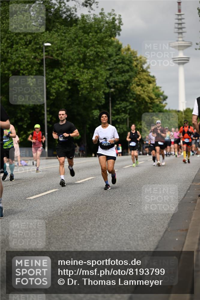 29.06.2025 - hella hamburg halbmarathon Dr. Thomas Lammeyer http://msf.ph/oto/8193799 29.06.2025 10:11:19 Kennedybrücke 4502, 5287, 5807, 5845, 5926, 6517, 7503, 10283, 10703, 11114, 11394 meine-sportfotos.de
