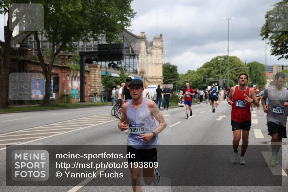 29.06.2025 - hella hamburg halbmarathon Yannick Fuchs http://msf.ph/oto/8193809 29.06.2025 10:44:08 20KM 1216, 1321, 2020, 2234, 2788, 3296, 3414, 3543, 3562, 3852, 3947, 4247, 4933, 5447, 5894, 5978, 6125, 6282, 7100, 7657, 8153, 8454, 8576, 8689, 8813, 8899, 8921, 9031, 9303, 9491, 9551, 9597, 9723, 10189, 10480, 11339, 11975, 12203, 12235, 12733, 13159, 13225, 13282, 13463, 13758, 13976, 14562, 14794, 14838, 15519, 15620, 15966, 16000, 16242, 16403, 16732, 16738, 16843, 16877, 16887, 17001, 17282, 17319, 18228, 18229, 18350, 18451, 18499, 18884, 18960 meine-sportfotos.de