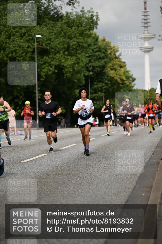 29.06.2025 - hella hamburg halbmarathon Dr. Thomas Lammeyer http://msf.ph/oto/8193832 29.06.2025 10:11:19 Kennedybrücke 4502, 5287, 5807, 5845, 5926, 6517, 7503, 10283, 10703, 11114, 11394 meine-sportfotos.de